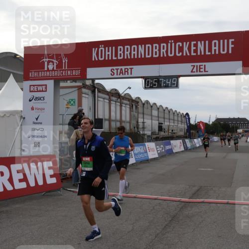 03.10.2025 - Köhlbrandbrückenlauf Julia Fischer http://msf.ph/oto/9025106 03.10.2025 15:57:49 Ziel 7082, 7127, 7274, 7570, 8916, 9177, 9178 meine-sportfotos.de