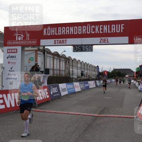 03.10.2025 - Köhlbrandbrückenlauf Julia Fischer http://msf.ph/oto/9025114 03.10.2025 15:57:50 Ziel 7082, 7127, 7274, 7570, 8916 meine-sportfotos.de