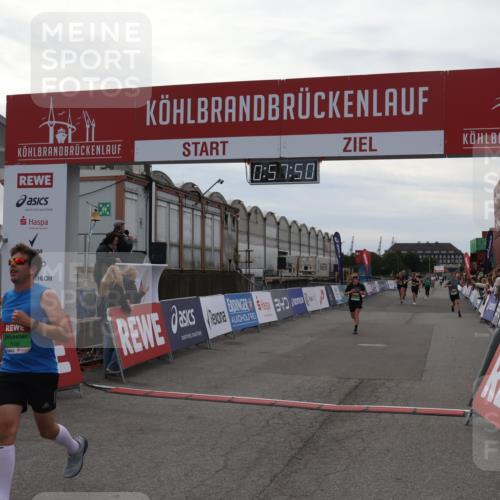 03.10.2025 - Köhlbrandbrückenlauf Julia Fischer http://msf.ph/oto/9025117 03.10.2025 15:57:50 Ziel 7082, 7127, 7274, 7570, 8916 meine-sportfotos.de