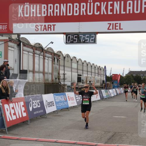 03.10.2025 - Köhlbrandbrückenlauf Julia Fischer http://msf.ph/oto/9025120 03.10.2025 15:57:52 Ziel 7051, 7082, 7127, 7131, 7274, 7570, 8916 meine-sportfotos.de