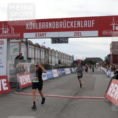 03.10.2025 - Köhlbrandbrückenlauf Julia Fischer http://msf.ph/oto/9025135 03.10.2025 15:57:54 Ziel 7051, 7082, 7127, 7131, 7274, 7570, 8916, 9438 meine-sportfotos.de