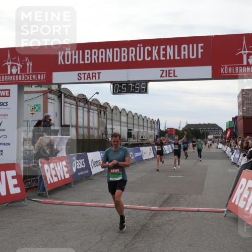 03.10.2025 - Köhlbrandbrückenlauf Julia Fischer http://msf.ph/oto/9025148 03.10.2025 15:57:55 Ziel 7051, 7082, 7087, 7127, 7131, 7274, 7570, 8916, 9438 meine-sportfotos.de