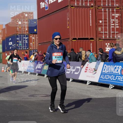 03.10.2025 - Köhlbrandbrückenlauf Michael Burmester http://msf.ph/oto/9025154 03.10.2025 10:28:00 Ziel 1592, 1775, 2320, 2621, 2630, 2632, 2752, 3393, 3614, 3631, 3670 meine-sportfotos.de