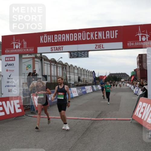 03.10.2025 - Köhlbrandbrückenlauf Julia Fischer http://msf.ph/oto/9025168 03.10.2025 15:57:58 Ziel 7051, 7082, 7087, 7127, 7131, 7570, 9438 meine-sportfotos.de