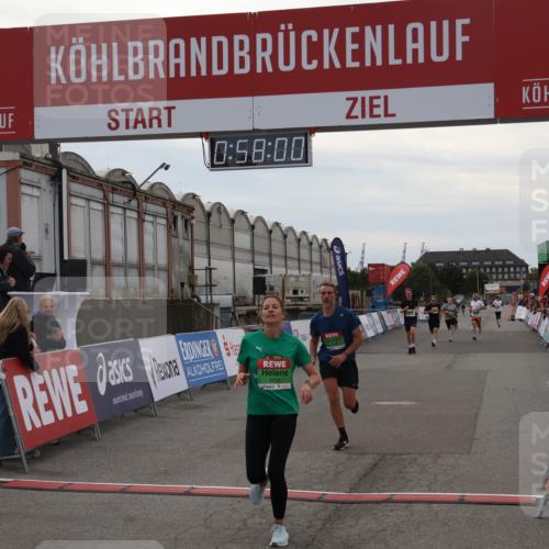 03.10.2025 - Köhlbrandbrückenlauf Julia Fischer http://msf.ph/oto/9025174 03.10.2025 15:58:00 Ziel 7029, 7051, 7087, 7127, 7131, 7570, 7577, 9438 meine-sportfotos.de