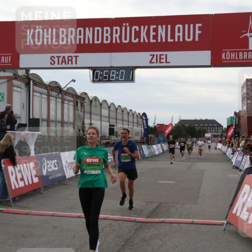 03.10.2025 - Köhlbrandbrückenlauf Julia Fischer http://msf.ph/oto/9025176 03.10.2025 15:58:01 Ziel 7029, 7051, 7087, 7127, 7131, 7570, 7577, 9438 meine-sportfotos.de