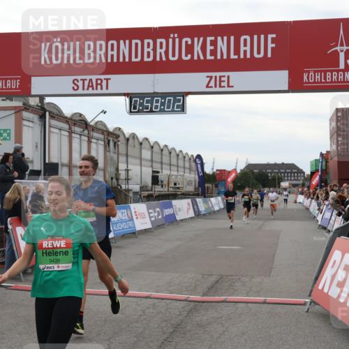03.10.2025 - Köhlbrandbrückenlauf Julia Fischer http://msf.ph/oto/9025182 03.10.2025 15:58:02 Ziel 7029, 7051, 7087, 7127, 7131, 7352, 7570, 7577, 7614, 9438 meine-sportfotos.de