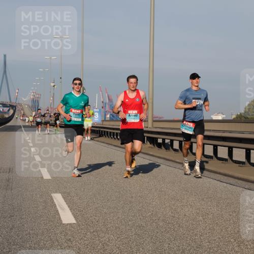03.10.2025 - Köhlbrandbrückenlauf Fabian Wolf http://msf.ph/oto/9025215 03.10.2025 09:41:24 Position 3 01268, 3152 meine-sportfotos.de
