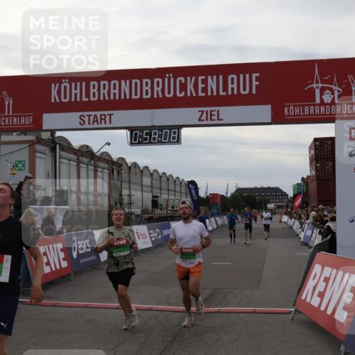 03.10.2025 - Köhlbrandbrückenlauf Julia Fischer http://msf.ph/oto/9025226 03.10.2025 15:58:09 Ziel 7029, 7087, 7352, 7577, 7614, 8761, 9223, 9224, 9227, 9438 meine-sportfotos.de