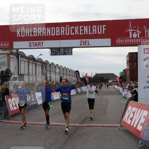 03.10.2025 - Köhlbrandbrückenlauf Julia Fischer http://msf.ph/oto/9025253 03.10.2025 15:58:14 Ziel 7029, 7096, 7352, 7577, 7614, 8761, 9223, 9224, 9227 meine-sportfotos.de