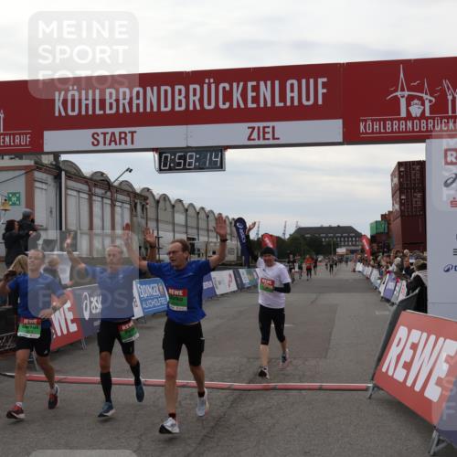 03.10.2025 - Köhlbrandbrückenlauf Julia Fischer http://msf.ph/oto/9025258 03.10.2025 15:58:14 Ziel 7029, 7096, 7352, 7577, 7614, 8761, 9223, 9224, 9227 meine-sportfotos.de