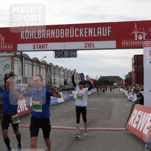 03.10.2025 - Köhlbrandbrückenlauf Julia Fischer http://msf.ph/oto/9025264 03.10.2025 15:58:15 Ziel 7029, 7096, 7352, 7577, 7614, 8761, 9223, 9224, 9227 meine-sportfotos.de