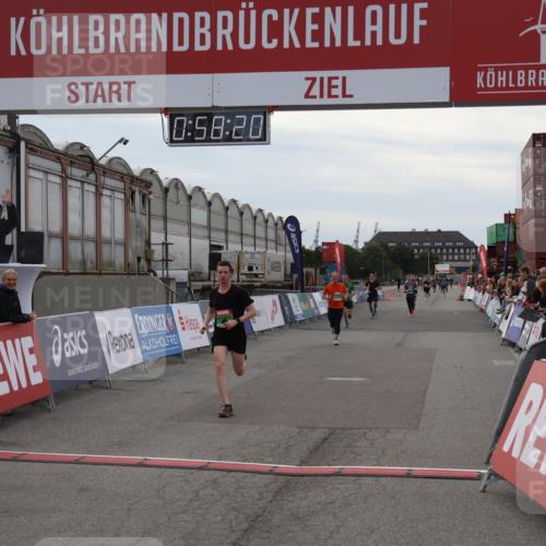 03.10.2025 - Köhlbrandbrückenlauf Julia Fischer http://msf.ph/oto/9025279 03.10.2025 15:58:20 Ziel 7096, 7104, 8761, 9223, 9224, 9227 meine-sportfotos.de