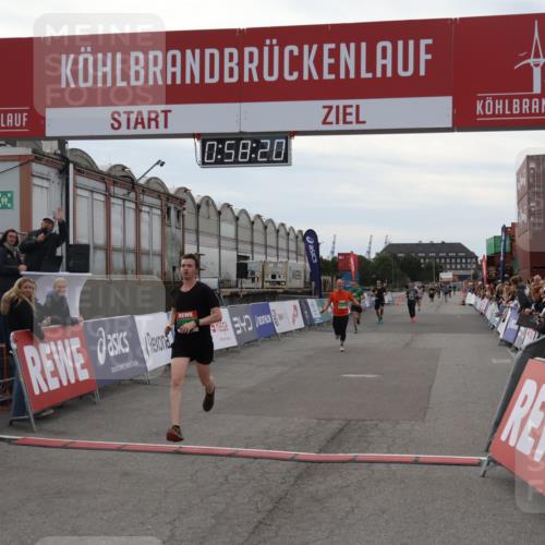 03.10.2025 - Köhlbrandbrückenlauf Julia Fischer http://msf.ph/oto/9025287 03.10.2025 15:58:21 Ziel 7095, 7096, 7104, 8761, 9223, 9224, 9227, 9340, 9659 meine-sportfotos.de