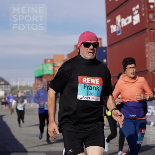 03.10.2025 - Köhlbrandbrückenlauf Michael Burmester http://msf.ph/oto/9025305 03.10.2025 10:28:14 Ziel 1579, 1872, 2094, 2366, 2636, 2869, 2870, 3161, 3231, 3360, 3398, 3399, 3432, 3476, 3611 meine-sportfotos.de