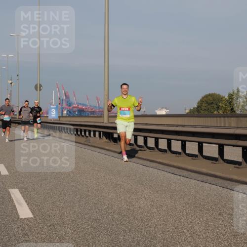 03.10.2025 - Köhlbrandbrückenlauf Fabian Wolf http://msf.ph/oto/9025313 03.10.2025 09:41:30 Position 3  meine-sportfotos.de