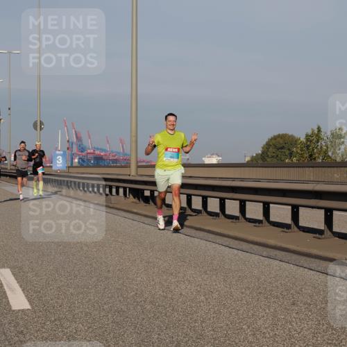 03.10.2025 - Köhlbrandbrückenlauf Fabian Wolf http://msf.ph/oto/9025318 03.10.2025 09:41:30 Position 3 3 meine-sportfotos.de