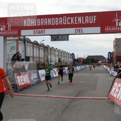 03.10.2025 - Köhlbrandbrückenlauf Julia Fischer http://msf.ph/oto/9025320 03.10.2025 15:58:27 Ziel 7095, 7096, 7104, 7121, 9340, 9659 meine-sportfotos.de