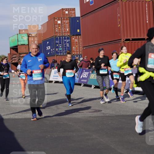 03.10.2025 - Köhlbrandbrückenlauf Michael Burmester http://msf.ph/oto/9025324 03.10.2025 10:28:15 Ziel 1579, 1872, 1910, 2094, 2366, 2869, 2870, 3161, 3231, 3360, 3398, 3399, 3432, 3476, 3611 meine-sportfotos.de