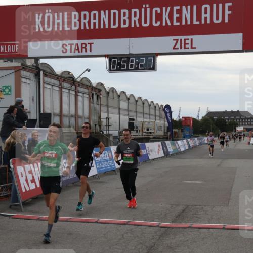 03.10.2025 - Köhlbrandbrückenlauf Julia Fischer http://msf.ph/oto/9025331 03.10.2025 15:58:28 Ziel 7095, 7096, 7104, 7121, 9340, 9659 meine-sportfotos.de