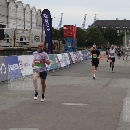 03.10.2025 - Köhlbrandbrückenlauf Julia Fischer http://msf.ph/oto/9025340 03.10.2025 15:58:31 Ziel 7095, 7104, 7121, 9340, 9659, 9715 meine-sportfotos.de