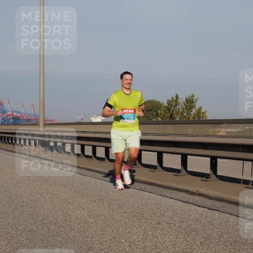 03.10.2025 - Köhlbrandbrückenlauf Fabian Wolf http://msf.ph/oto/9025347 03.10.2025 09:41:31 Position 3 3841 meine-sportfotos.de