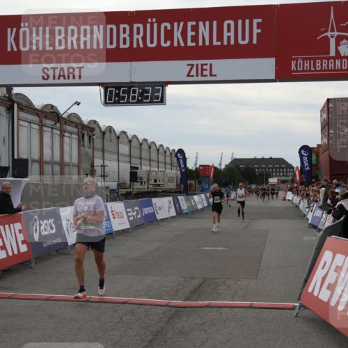 03.10.2025 - Köhlbrandbrückenlauf Julia Fischer http://msf.ph/oto/9025350 03.10.2025 15:58:33 Ziel 7095, 7104, 7121, 9057, 9340, 9659, 9715 meine-sportfotos.de