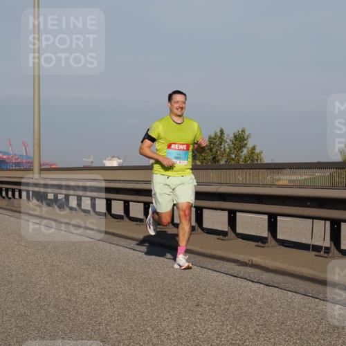 03.10.2025 - Köhlbrandbrückenlauf Fabian Wolf http://msf.ph/oto/9025353 03.10.2025 09:41:32 Position 3 3, 3841 meine-sportfotos.de