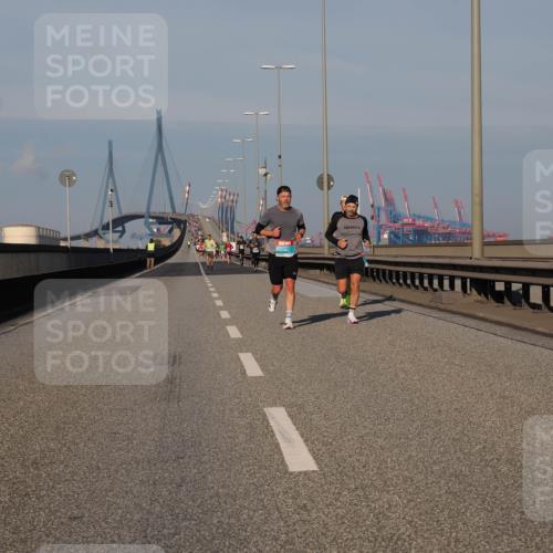 03.10.2025 - Köhlbrandbrückenlauf Fabian Wolf http://msf.ph/oto/9025358 03.10.2025 09:41:32 Position 3  meine-sportfotos.de
