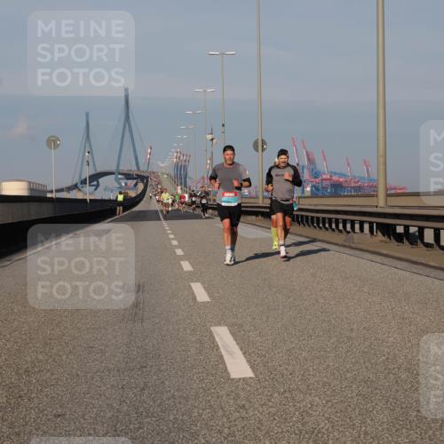 03.10.2025 - Köhlbrandbrückenlauf Fabian Wolf http://msf.ph/oto/9025362 03.10.2025 09:41:33 Position 3  meine-sportfotos.de
