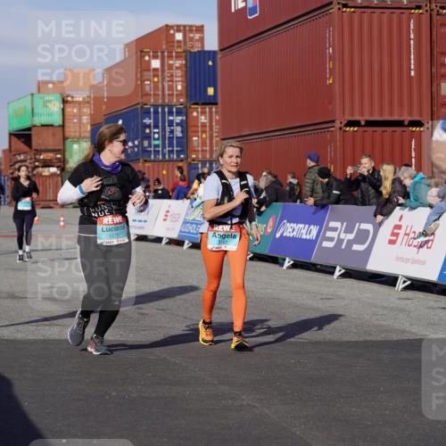 03.10.2025 - Köhlbrandbrückenlauf Michael Burmester http://msf.ph/oto/9025363 03.10.2025 10:28:18 Ziel 1579, 1872, 1910, 2094, 2366, 2409, 2869, 2870, 3161, 3231, 3360, 3476, 3611 meine-sportfotos.de