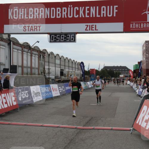 03.10.2025 - Köhlbrandbrückenlauf Julia Fischer http://msf.ph/oto/9025367 03.10.2025 15:58:36 Ziel 7095, 7121, 9057, 9340, 9659, 9715 meine-sportfotos.de