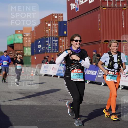 03.10.2025 - Köhlbrandbrückenlauf Michael Burmester http://msf.ph/oto/9025373 03.10.2025 10:28:19 Ziel 1579, 1910, 2094, 2366, 2409, 2869, 2870, 3054, 3161, 3360, 3611 meine-sportfotos.de