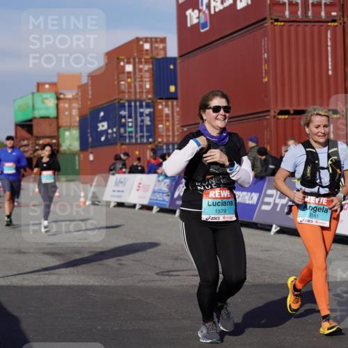03.10.2025 - Köhlbrandbrückenlauf Michael Burmester http://msf.ph/oto/9025378 03.10.2025 10:28:19 Ziel 1579, 1910, 2094, 2366, 2409, 2869, 2870, 3054, 3161, 3360, 3611 meine-sportfotos.de