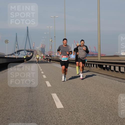 03.10.2025 - Köhlbrandbrückenlauf Fabian Wolf http://msf.ph/oto/9025392 03.10.2025 09:41:34 Position 3  meine-sportfotos.de
