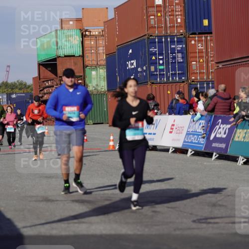 03.10.2025 - Köhlbrandbrückenlauf Michael Burmester http://msf.ph/oto/9025395 03.10.2025 10:28:21 Ziel 1579, 1713, 1910, 2409, 2869, 2870, 3013, 3054, 3161, 3360, 3611 meine-sportfotos.de