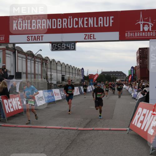 03.10.2025 - Köhlbrandbrückenlauf Julia Fischer http://msf.ph/oto/9025416 03.10.2025 15:58:47 Ziel 7017, 7081, 7117, 7176, 7182, 7737, 9057, 9086, 9187, 9582 meine-sportfotos.de