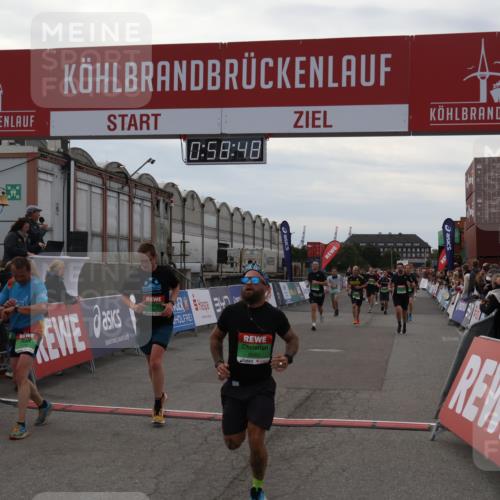 03.10.2025 - Köhlbrandbrückenlauf Julia Fischer http://msf.ph/oto/9025430 03.10.2025 15:58:48 Ziel 7017, 7081, 7101, 7117, 7176, 7182, 7244, 7737, 9057, 9086, 9187, 9512, 9582 meine-sportfotos.de