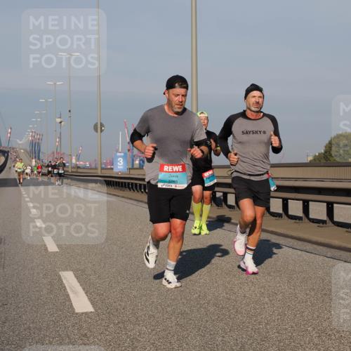 03.10.2025 - Köhlbrandbrückenlauf Fabian Wolf http://msf.ph/oto/9025435 03.10.2025 09:41:36 Position 3 3, 3785 meine-sportfotos.de