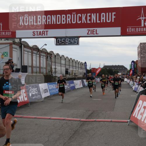 03.10.2025 - Köhlbrandbrückenlauf Julia Fischer http://msf.ph/oto/9025440 03.10.2025 15:58:49 Ziel 7017, 7081, 7101, 7117, 7176, 7182, 7244, 7737, 9086, 9187, 9512, 9582 meine-sportfotos.de