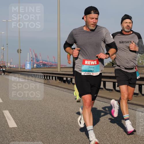 03.10.2025 - Köhlbrandbrückenlauf Fabian Wolf http://msf.ph/oto/9025456 03.10.2025 09:41:36 Position 3 3785 meine-sportfotos.de