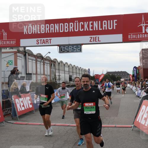 03.10.2025 - Köhlbrandbrückenlauf Julia Fischer http://msf.ph/oto/9025472 03.10.2025 15:58:52 Ziel 7017, 7081, 7101, 7117, 7120, 7176, 7182, 7244, 7256, 7356, 7737, 9086, 9186, 9187, 9512, 9582 meine-sportfotos.de