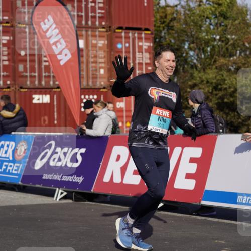 03.10.2025 - Köhlbrandbrückenlauf Michael Burmester http://msf.ph/oto/9025482 03.10.2025 10:28:29 Ziel 1713, 1765, 1896, 1897, 2216, 3013, 3054, 3483 meine-sportfotos.de
