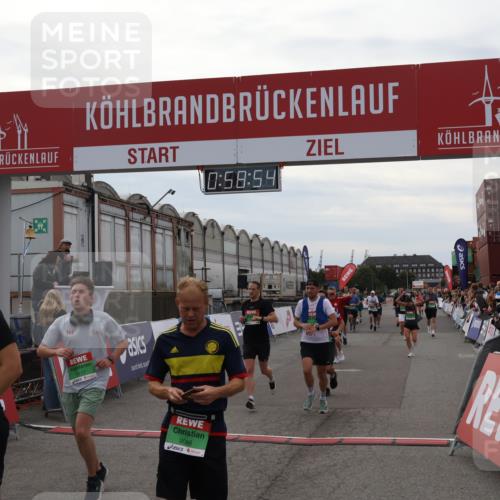 03.10.2025 - Köhlbrandbrückenlauf Julia Fischer http://msf.ph/oto/9025484 03.10.2025 15:58:54 Ziel 7017, 7081, 7101, 7117, 7120, 7176, 7182, 7238, 7244, 7256, 7356, 7737, 9086, 9186, 9187, 9195, 9196, 9197, 9398, 9512, 9582, 9750 meine-sportfotos.de