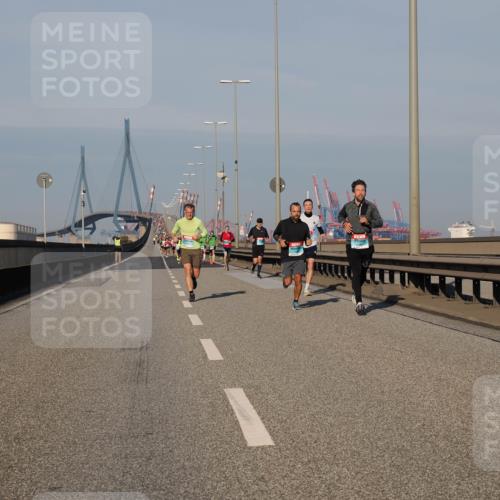 03.10.2025 - Köhlbrandbrückenlauf Fabian Wolf http://msf.ph/oto/9025522 03.10.2025 09:41:48 Position 3  meine-sportfotos.de