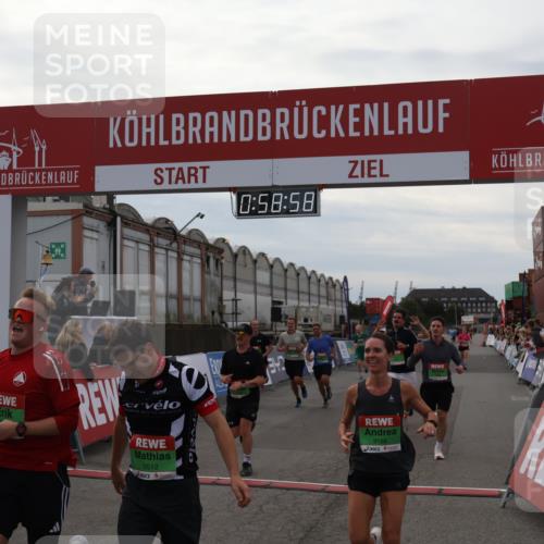03.10.2025 - Köhlbrandbrückenlauf Julia Fischer http://msf.ph/oto/9025524 03.10.2025 15:58:58 Ziel 7081, 7086, 7101, 7109, 7117, 7120, 7182, 7238, 7244, 7256, 7356, 7737, 9086, 9186, 9187, 9195, 9196, 9197, 9370, 9398, 9512, 9750 meine-sportfotos.de