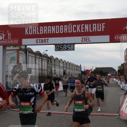03.10.2025 - Köhlbrandbrückenlauf Julia Fischer http://msf.ph/oto/9025526 03.10.2025 15:58:58 Ziel 7081, 7086, 7101, 7109, 7117, 7120, 7182, 7238, 7244, 7256, 7356, 7737, 9086, 9186, 9187, 9195, 9196, 9197, 9370, 9398, 9512, 9750 meine-sportfotos.de