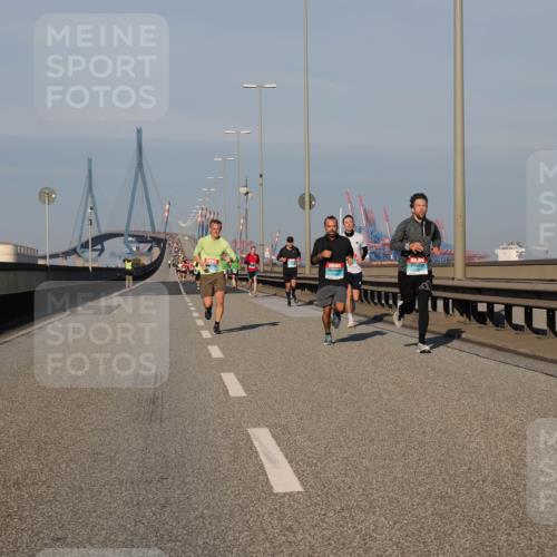 03.10.2025 - Köhlbrandbrückenlauf Fabian Wolf http://msf.ph/oto/9025532 03.10.2025 09:41:48 Position 3  meine-sportfotos.de