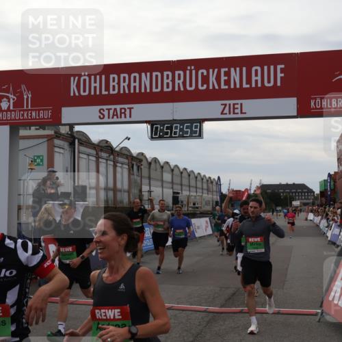 03.10.2025 - Köhlbrandbrückenlauf Julia Fischer http://msf.ph/oto/9025533 03.10.2025 15:58:59 Ziel 7081, 7086, 7101, 7109, 7117, 7120, 7182, 7238, 7244, 7256, 7356, 7737, 9086, 9186, 9187, 9195, 9196, 9197, 9370, 9398, 9512, 9750 meine-sportfotos.de