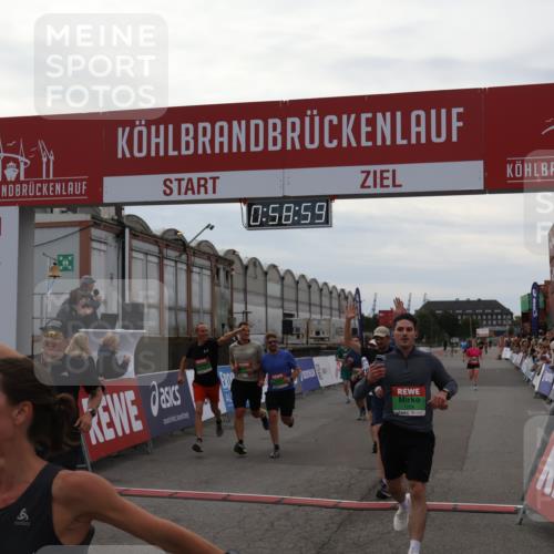 03.10.2025 - Köhlbrandbrückenlauf Julia Fischer http://msf.ph/oto/9025535 03.10.2025 15:58:59 Ziel 7081, 7086, 7101, 7109, 7117, 7120, 7182, 7238, 7244, 7256, 7356, 7737, 9086, 9186, 9187, 9195, 9196, 9197, 9370, 9398, 9512, 9750 meine-sportfotos.de